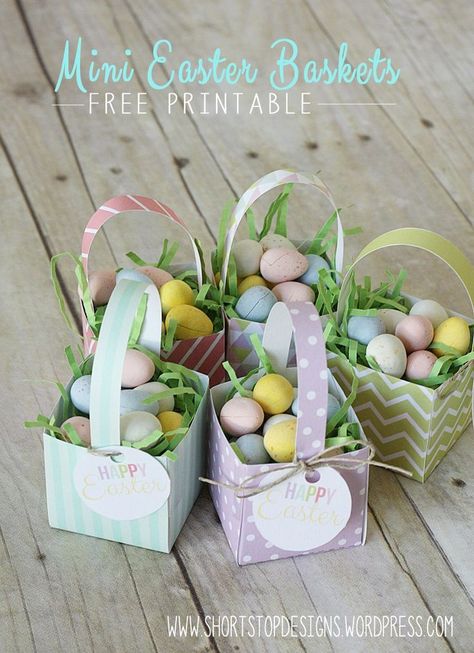 Mini Easter Baskets - Free Printables Mini Easter Baskets, Easter Basket Printable, Homemade Easter Baskets, Mini Easter Basket, Creative Easter Baskets, Easter Basket Crafts, Easter Favors, Origami Bag, Diy Air Freshener