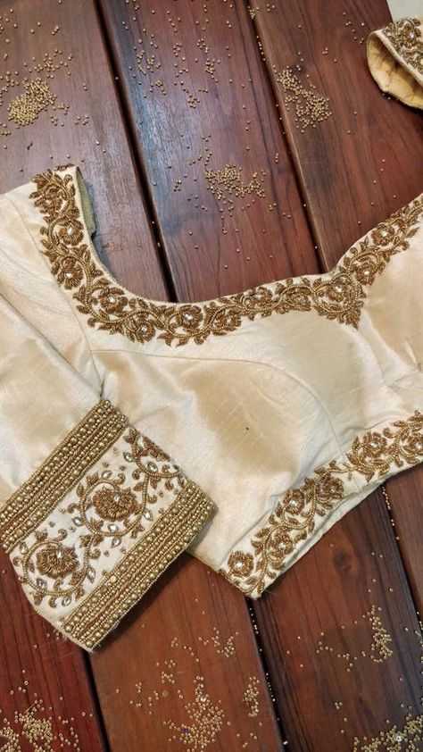 White Golden Blouse Designs, Gold Blouse Work Designs, Gold Blouse Designs Indian, Gold Blouse Maggam Work, Gold Saree Blouse Design, Simple Bridal Blouse Designs, Beads Work On Blouse, Bridal Blouse Designs Simple, Blouse Hand Work