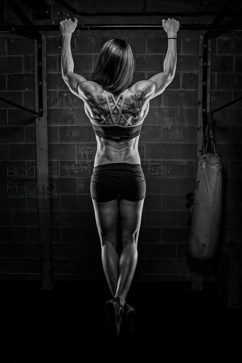 Fitness Photography Ideas, Fitness Photo Shoot Ideas For Women, Women’s Fitness Photoshoot, Black And White Fitness Photography, Gym Fitness Photoshoot, Fitness Poses For Pictures Photo Ideas, Women Fitness Photography Photo Shoots, Fitness Poses For Pictures Gym, Fitness Portrait Photography