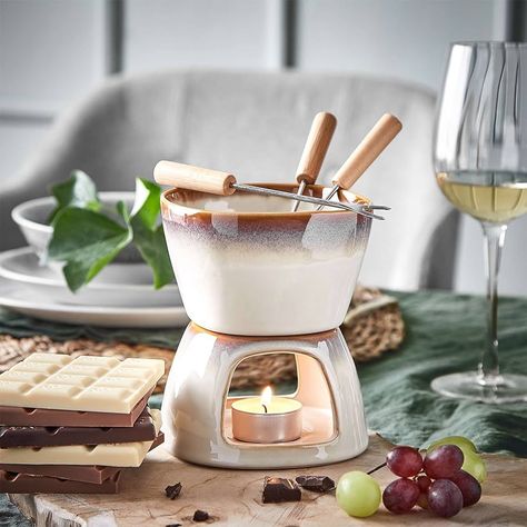 The chocolate fondue you need from Amazon Fondue Set, Green Christmas, Retro Look, Oil Diffuser, Chocolate Fondue, Dessert, Ceramics, Ethnic Recipes, Christmas