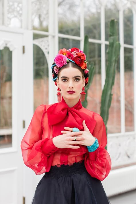 Frida Kahlo Wedding, Outfit Mexicano, Karneval Diy, Joanne Fleming, Frida Kahlo Style, Organza Shirt, Mexican Fashion, Fiesta Outfit, Delicate Feminine