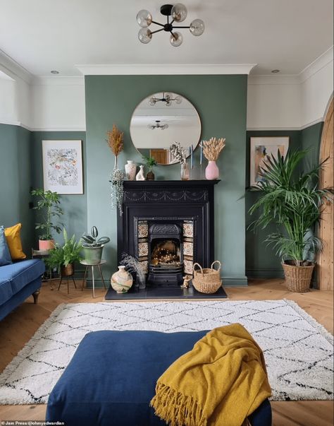 40 Best Sage Green Living Room Ideas 91 40 Best Sage Green Living Room Ideas Sage Green Living Room, Living Room Wall Color, Victorian Living Room, Room Wall Colors, Cosy Living Room, Ideas Living Room, Living Room Green, Wallpaper Living Room, Decor Home Living Room