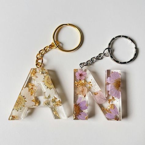 3 Quick Easy Paper Wall Hanging Ideas / Flower Wall décor / Straw Reuse /Room Decor DIY Kids Craft Storage, Diy Fall Wedding Decorations, Diy Resin Keychain, Customized Keychain, Flower Shop Decor, Keychain Resin, Initial Keychain, Letter Keychain, Wall Hanging Ideas