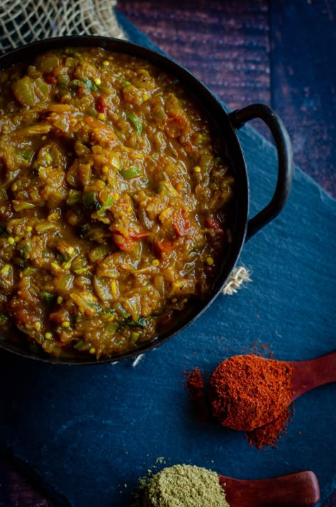 Baingan Bartha- Smoky Mashed Eggplant - Tomato Blues Mashed Eggplant Recipes, Indian Eggplant Curry, Mashed Eggplant, Indian Eggplant Recipes, Baingan Bharta Recipe, Indian Eggplant, Bharta Recipe, Baingan Bharta, Aubergine Recipe