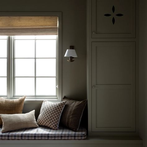 Window Seat With Drawers, Window Seat Nook, Bedroom Window Seat, Built In Window Seat, Window Nook, Bedroom Nook, Light And Dwell, Cottage Living Rooms, Wall Seating