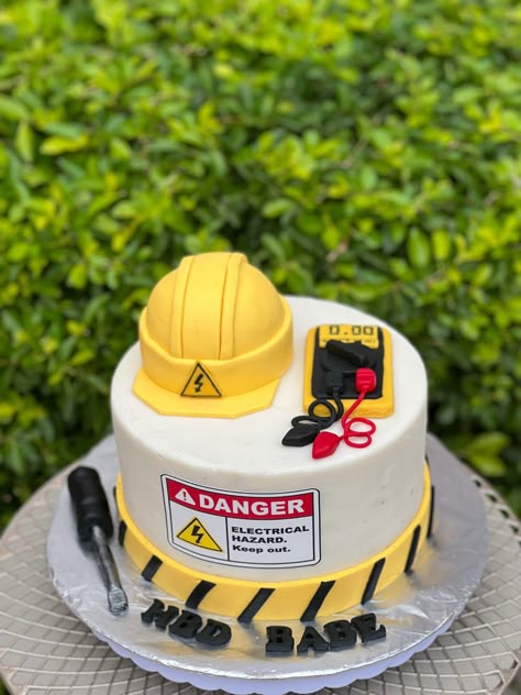 Engagment Platters, Cake For Electrician, Construction Theme Cake, Easter Desserts Cake, Construction Birthday Cake, Birthday Cake Tutorial, Novelty Cake, Construction Cake, Birthday Cake For Him