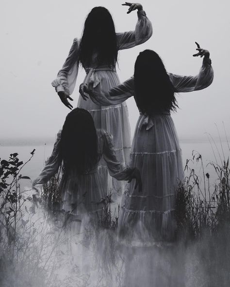 THE THREE SISTERS Tattoo 3 Sisters, 3 Sisters Aesthetic, 3 Sisters Photography, Photography Cartoon, Sisters Aesthetic, Sister Aesthetic, Sisters Photography, Three Witches, Witch Coven