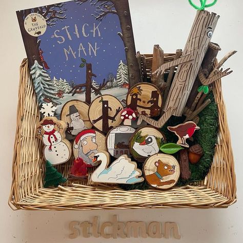 Story Bag Ideas, Stickman Book Activities, The Stickman Activities Eyfs, Story Sack Ideas Diy, Eyfs Stickman, Stickman Activities Eyfs, Storytelling Basket, Eyfs Books, Playdate Activities