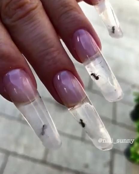 Because we know how much you love seeing these weird and wonderful creations! Ongles Gel Violet, Ongles Gel French, Fail Nails, Bad Nails, Horror Nails, Crazy Nail Designs, Crazy Nail Art, Nail Pictures, Crazy Nails