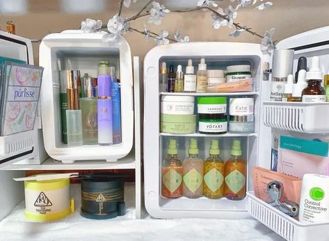 Organize Skin Care Products, Skin Fridge, Skincare Wishlist, Bday List, Skin Care Routine For 20s, Sugar Scrub Diy, Mini Fridges, Diy Scrub, Vanity Design