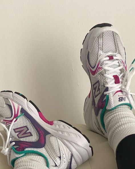 Running Shoes Aesthetic, Aesthetic Coconut Girl, Blazer Rose, Coconut Girl Summer, Aesthetic Coconut, New Balances, Urban Shoes, Nike Air Force One, Run Star Hike