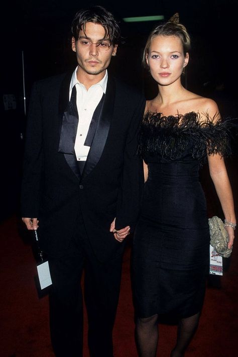 Johnny Depp and Kate Moss Reunion - Johnny Depp Kate Moss Relationship Photos 90s Couples, Kate Mess, Kate Moss Fashion, Kate Moss 90s, Moss Fashion, Kate Moss Style, Miss Moss, Toni Garrn, Belle Silhouette