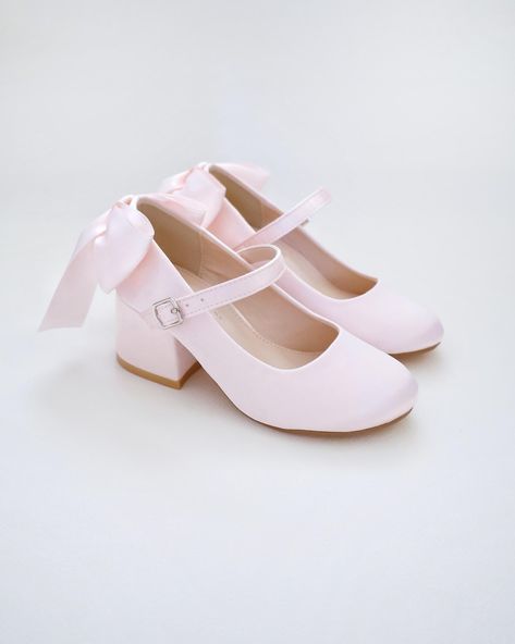 This flower girls satin block heels adorn with a charming satin bow detail on the back, charming and elegant shoes designed for little princess for birthday party, holiday party, wedding party, flower girls, quinceanera shoes, and other special occasions. The satin material adds a sophistication to the overall look, making them perfect for formal occasions. DETAILS: HEEL HEIGHT: 2 inches UPPER: Synthetic upper and lining MATERIALS: Manmade outsole ORIGIN: Imported STYLE NAME: SOPHIA Not sure of which size to purchase? Shoes measurements are as follow: (Please note measurements taken the length of inside of shoe from toe to heel) TODDLER -  Size 9:  7 inches -  Size 10: 7.25 inches -  Size 11:  7.50 inches -  Size 12: 7.75 inches LITTLE KID -  Size 13:  8 inches -  Size 1:   8.25 inches - Princess Shoes Kids, Royal Fiveness, Flower Girls Shoes, Quinceanera Shoes, Princess Heels, Bow Shoes Flats, Birthday Shoes, Classy Short Dresses, Women's Slip Ons