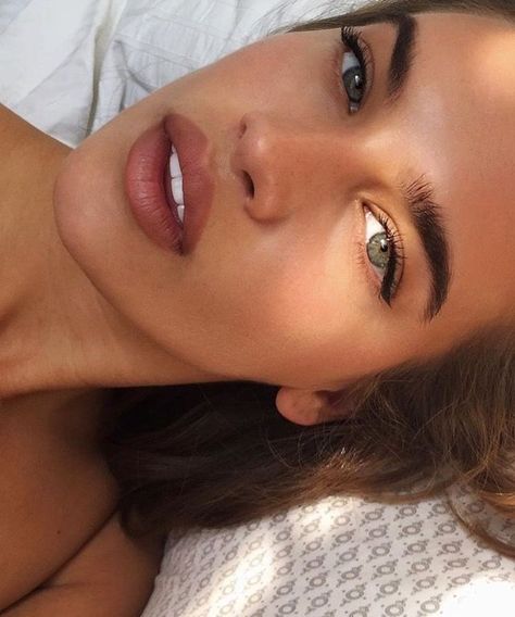 ♕pinterest/amymckeown5 Smink Inspiration, Best Eyeliner, Victoria Secret Angels, Winged Eyeliner, Makeup Goals, Her Eyes, Natural Makeup Looks, Makeup Techniques, Free Makeup