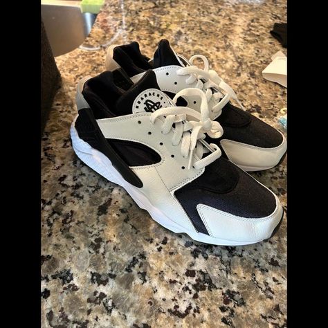 Nike Air Huarache Dd1068-001 Black White Orca Panda Men's Ds New Size 10.5 New Never Worn! Black Huarache, Nike Air Force 1s, Spike Shoes, Fashion Nova Shoes, Shoes Nike Air, 95 Nike, Leather Wear, Mens Nike Air, Nike Air Max Plus