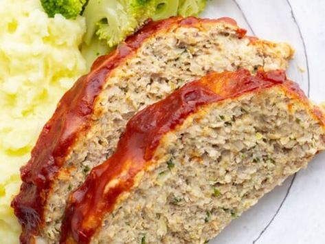 Recipes Using Ground Chicken, Ground Chicken Meatloaf, Chicken Meatloaf Recipe, Ground Chicken Burgers, Smoked Meatloaf, Chicken Parmesan Meatballs, Chicken Meatloaf, How To Make Meatloaf, How To Cook Meatloaf