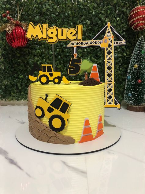 Construction Theme Cake, Construction Birthday Party Food, Construction Birthday Cake, Communion Cake Topper, Communion Cakes, Construction Birthday Parties, Kids Birthday Themes, Construction Theme, Construction Party