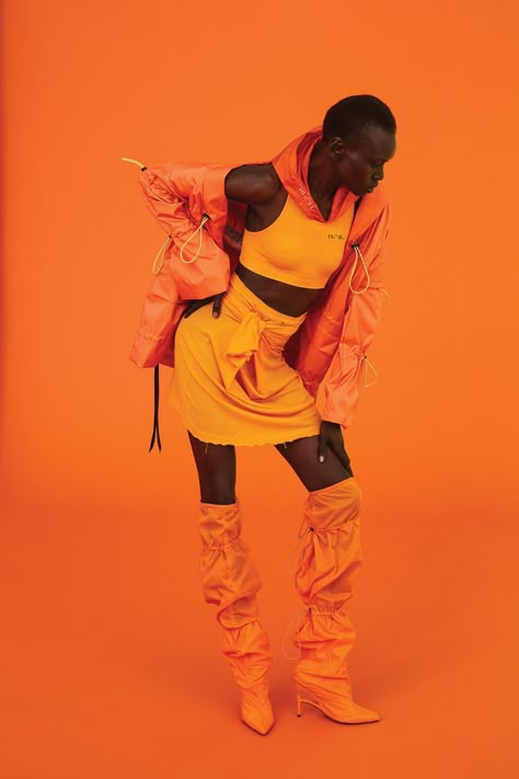 Monochromatic Photoshoot, Monochrome Photoshoot, Orange Images, Aesthetic Orange, Monochromatic Fashion, Orange Outfit, Monochrome Fashion, Orange Aesthetic, Orange Orange