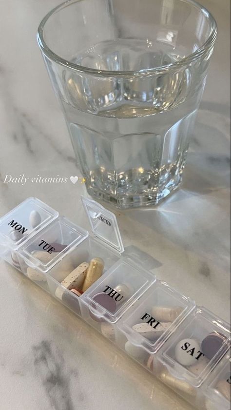 Daily Vitamins, Pill Organizer, Honeymoon Travel, Healthy Girl, Healthy Lifestyle Inspiration, Vegan Diet, Vitamin D, Body Skin Care, Probiotics