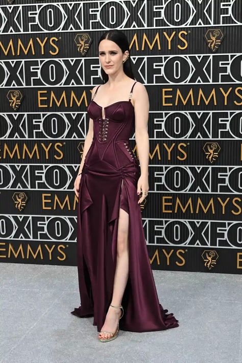 Emmy Awards Dresses, Ali Wong, Best Dressed Celebrities, Sarah Snook, Elizabeth Debicki, Jessica Williams, Rachel Brosnahan, Natasha Lyonne, Jeremy Allen White