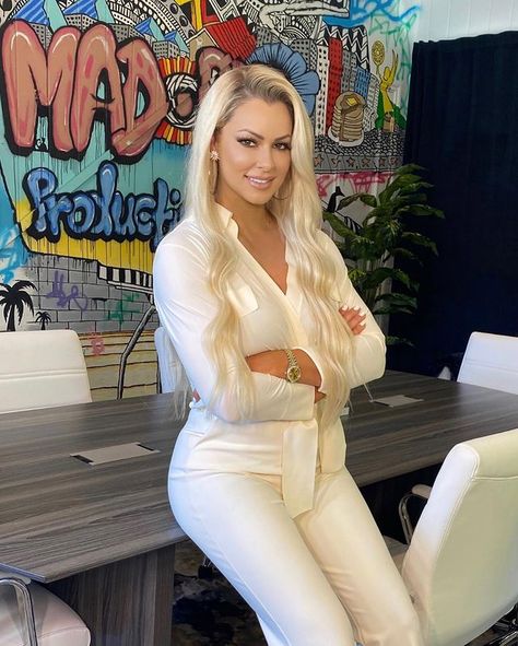 Maryse Mizanin no Instagram: “Little did i know, 3 years ago, when i started developing my own skincare in my kitchen would I thought it would be the success it is…” Wwe Maryse, Maryse Wwe, Maryse Mizanin, Maryse Ouellet, Wwe Girls, Womens History Month, Female Wrestlers, Wwe Wrestlers, Sports Stars