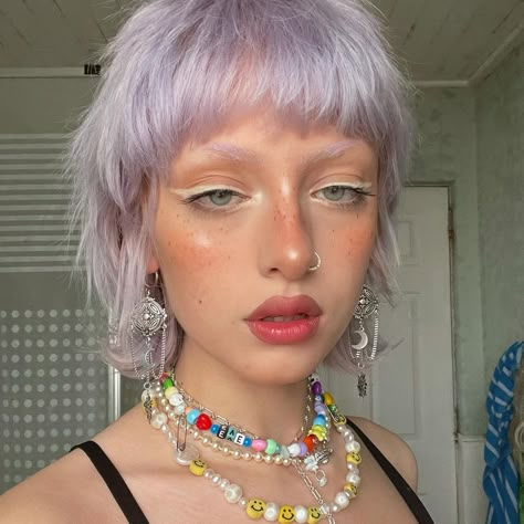 Eve 🍑 on Instagram: “No eyebrows > eyebrows” Eve Frsr, No Eyebrows, Hair Growing, Punk Hair, Mullet Hairstyle, Dye My Hair, Hair Reference, Cut My Hair, Hair Inspo Color