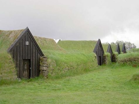 Case Sotterranee, Turf House, Earth Sheltered Homes, Earth Sheltered, Underground Homes, Traditional Houses, Green Architecture, Earth Homes, Architectural Practice