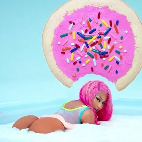 Nicki the Queen of Rap on Instagram: “Nicki's "Good Form" ft. Lil Wayne video is out now - #NickiMinaj” Lil Wayne Videos, Nicki Minaj Body, Nicki Minaj Barbie, Nicki Minaj Photos, Nicki Minaj Pictures, Shabby Chic Baby Shower, Female Rappers, Best Blogs, Lil Wayne