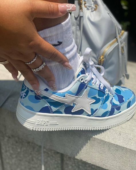 Bape Forces, Custom Dunks, Nike Shoes Aesthetic, Bapesta Shoes, Outfit Estate, Bape Sneakers, Bape Shoes, Sneakerhead Room, Bape Sta