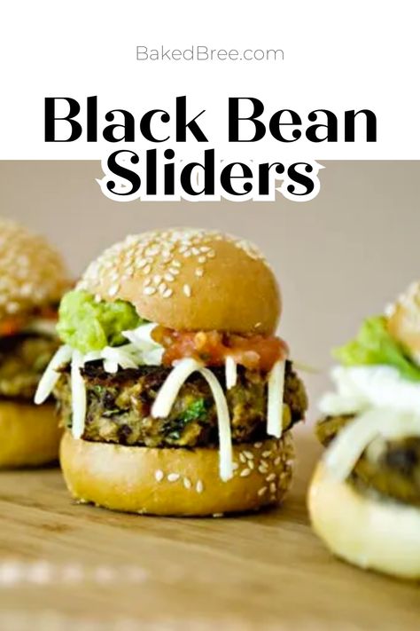 Vegetarian Sliders, Vegan Sliders, Mini Burger Buns, Sliders Easy, Bean Recipe, Black Bean Burgers, Mini Burgers, Vegan Beans, Bean Burger