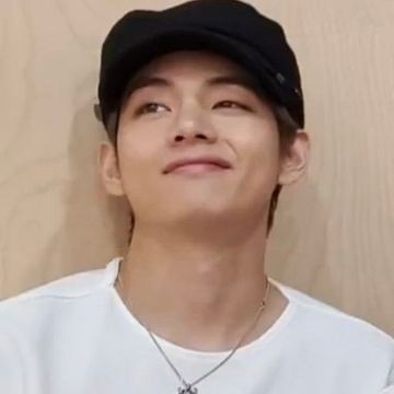 (1) zuhra⁷☾*.· slow on Twitter: "taehyung being a walking meme : a hilarious thread https://t.co/DYN8ri4RlA" / Twitter Bts Meme Faces, Bts Reactions, Reaction Face, Taehyung Funny, Bts Funny Moments, Bts Chibi, Meme Faces, Bts Face, Daegu