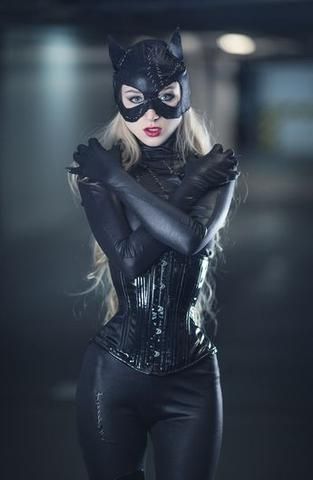 Halloween Corset Costumes – Timeless-Trends Catwoman Comics, Catwoman Halloween, Halloween Corset, Catwoman Costume, Batman Catwoman, Catwoman Cosplay, Cosplay Art, Black Cat Marvel, Cat Women