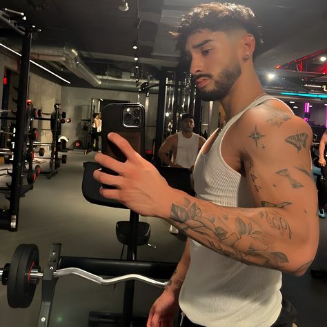 Men Short Hair Fade, Over 50 Fitness, Strong Guy, Forearm Band Tattoos, Tattoo Inspiration Men, Gym Outfit Men, Men Haircut Styles, Outfits Hombre, Small Tattoos For Guys