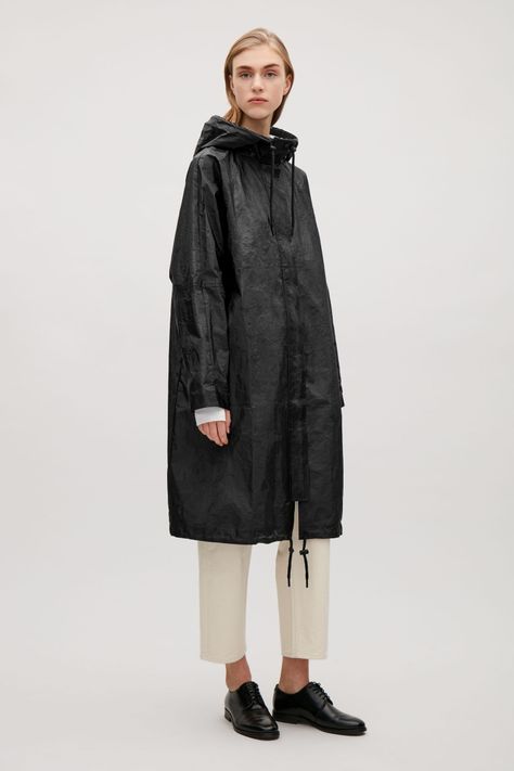 COS image 2 of Oversized parka in Black Oversized Rain Jacket Outfit, Rain Jacket Outfit, Gentlewoman Style, Essentials Wishlist, Minimal Streetwear, Revival Clothing, Oversized Parka, Oversized Wool Coat, Design Wardrobe