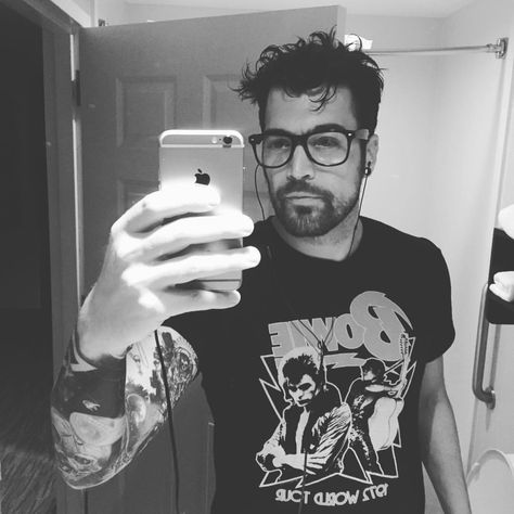 starsetsingerguy: "I'm listening to things that you allowed to.  #weeklybathroomselfie #itsathingapparently" — I'm guessing he meant "that you're not allowed to," as in, the new album. Gah, I love this sexy tease of a man. <3 I'm having one of those sexually frustrated nights, lol. I feel bad sometimes for sexually objectifying Dustin Bates because I admire and appreciate him so much as a person and musician, but damn, he's so hot. I just can't deal sometimes.  haha. -BH Dustin Bates, Alternative Artists, Pleasing People, Breaking Benjamin, Mens Hairstyles Medium, Music Express, Black Veil Brides, Him Band, Not Allowed