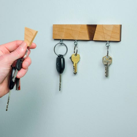 Key Holder Diy, Wooden Key Holder, Drukarka 3d, Simple Eye, Wood Scraps, Key Rack, Scrap Wood Projects, Wood Working Gifts, Diy Holder