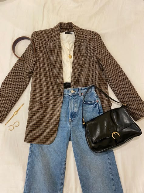 Retro Beige Fall Blazer, Vintage Plaid Blazer Outfit, Vintage Tweed Blazer For Fall, Retro Brown Fall Blazer, 90s Fashion Winter, Outfit Formal Mujer, Brown Blazer Outfit, Rome Outfits, Capsule Wardrobe Women