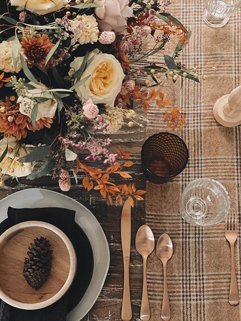 A 'Harvest Chic' Thanksgiving Tablescape - Jenna Sue Design Blog Thanksgiving Table Flowers, Moody Thanksgiving Tablescape, Brunch Table Setting Ideas, Casual Thanksgiving Table, Natural Wood Candle Holder, Jenna Sue Design, Funny Elf On The Shelf, Jenna Sue, Thanksgiving Dinner Table