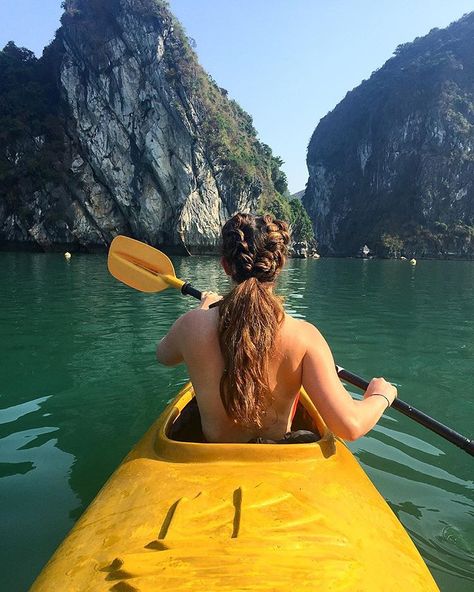 What an incredible experience. Loved kayaking around Halong Bay 🚣🏽‍♂️ Kayak Instagram Pictures, Kayaking Instagram Pictures, Aesthetic Kayaking Pictures, Clear Boat Kayak Aesthetic, Crystal Kayak Boracay, Halong Bay, Kayaking, The Incredibles, Instagram