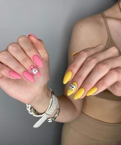 Cartoon Theme Nails, Disney Character Nails Easy, Funny Nails Design Hilarious, Spongebob And Patrick Nails, Universal Studios Nails, 90s Cartoon Nails Acrylic, Pixar Nails, Spongebob Nail Art, Spongebob Nails