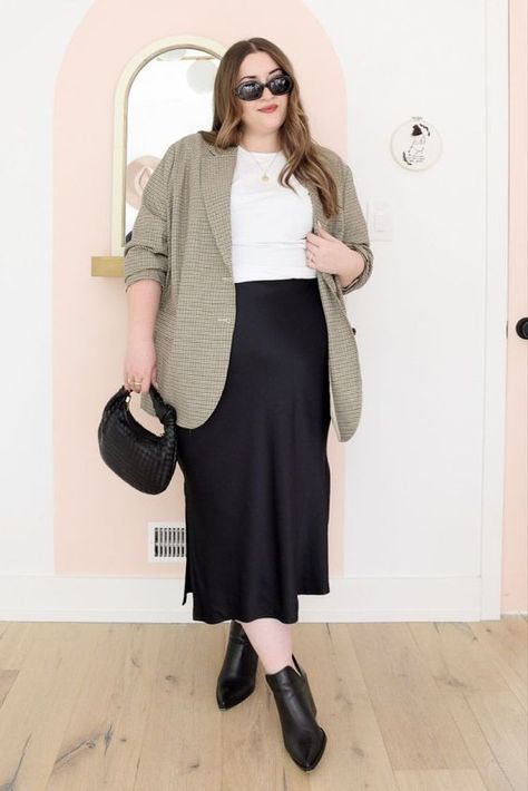 24 Cozy and Classy Fall Outfits for Midsize Women – European, NYC, Casual, and Business Styles Classy Fall Outfits, Casual Outfits Plus Size, Comfy Fall Outfits, Look Office, Plus Size Fall Outfit, Plus Size Blazer, Look Plus Size, Skandinavian Fashion, Office Outfits Women