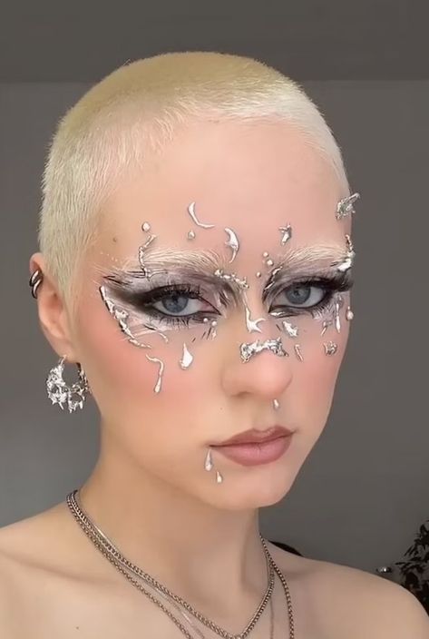 Mud Makeup, Cyberpunk Makeup, 3d Makeup, Hot Glue Art, Futuristic Makeup, My True Self, Alien Makeup, Angel Makeup, Rhinestone Makeup