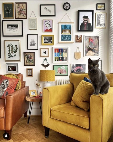 Eclectic Gallery Wall, Gallery Wall Inspiration, Gallery Wall Living Room, Apartment Inspiration, Living Room Inspo, Inspiration Wall, Colorful Furniture, New Wall, Barndominium