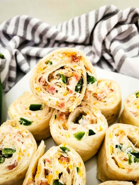 A Spicy Twist Jalapeno Popper Pinwheels Recipes For Picnics, Jalapeno Popper Pinwheels, Pinwheel Appetizers Easy, Cream Cheese Pinwheels, Pinwheel Appetizers, Hot Cheese, Festive Appetizers, Pinwheel Recipes, Jalapeno Popper