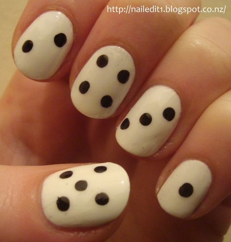 Dice. Dice. Dice!!! Dice Nails, Dice Design, How To Cut Nails, Beautiful Nail Designs, Nailed It, Beautiful Gif, Funky Nails, Chic Nails, Nail Art Tutorial