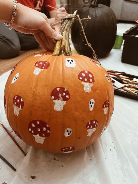 Painting Pumpkin Aesthetic, Pumpkin Painting Mushroom, Pumpkin Painting Ideas Mushroom, Mushroom Painted Pumpkin, Aesthetic Pumkins Ideas Painting, Paint Pumpkins Aesthetic, Paint Punkin Ideas, Mushroom Pumpkin Painting, Painted Pumpkins Aesthetic