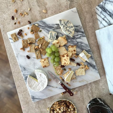 How much do you like cheese?! 🧀 With our BRAND NEW range of Bold White Marble boards there is a size for every cheese lover. Whether you like to keep it simple or like to go all the way, we have the perfect luxury platter in stock. Go to stonedamsterdam.com to DISCOVER them all! 💫 And since we like to make things MARBLEOUS... Did you know that the 3 largest boards also fit the most popular night stands of IKEA? 💪🏼 - Board 'Kevin' fits the Kullen night stand - Board 'Victor' fits the Vikha... Ikea Vikhammer, Tempering Chocolate, Making Dough, Marble Cheese Board, How To Temper Chocolate, Marble Square, How To Make Dough, Marble Board, Bathroom Gifts