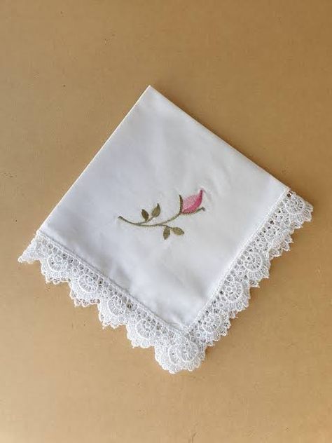 Crochet Capelet Pattern, Handmade Handkerchiefs, Handkerchief Embroidery, Embroidery Napkins, Basic Hand Embroidery Stitches, Fabric Crafts Diy, Embroidered Handkerchief, Towel Embroidery, Floral Embroidery Patterns