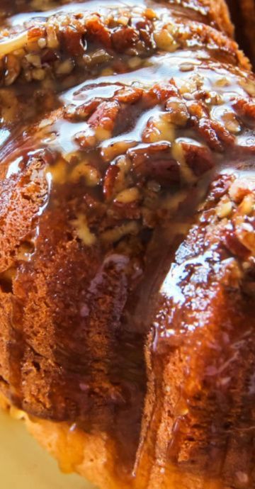 classic butter rum cake Butter Rum Cake, Rum Caramel Sauce, Rum Cake Recipe Easy, Rum Caramel, Cinnamon Scones Recipe, Rum Butter, Rum Cake Recipe, Butter Rum, Rum Cake