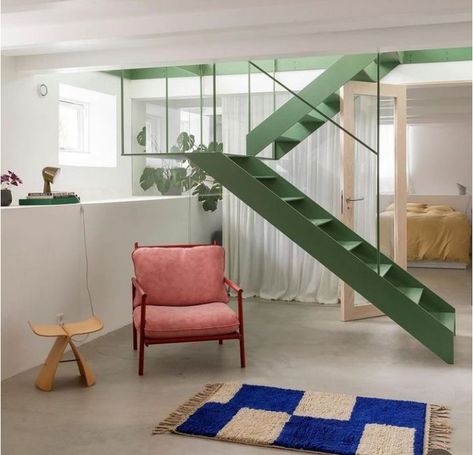 Steel Stairs, Window Seats, Light Down, Renovated Apartment, Interiors Dream, Interior Stairs, House Room, Staircase Design, Stairs Design